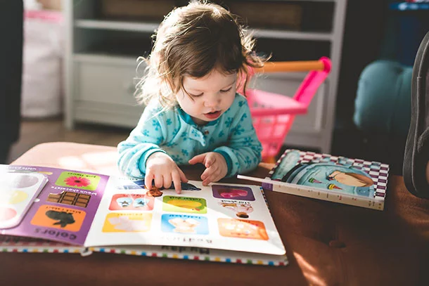 Attivita asilo nido lettura narrativa e sviluppo cognitivo